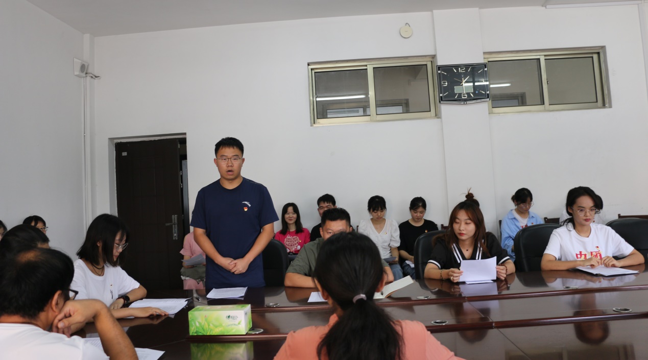 说明: E:\教务新闻稿\365英国上市（集团）公司学生党支部召开党史学习教育专题组织生活会 新闻稿\2.jpg